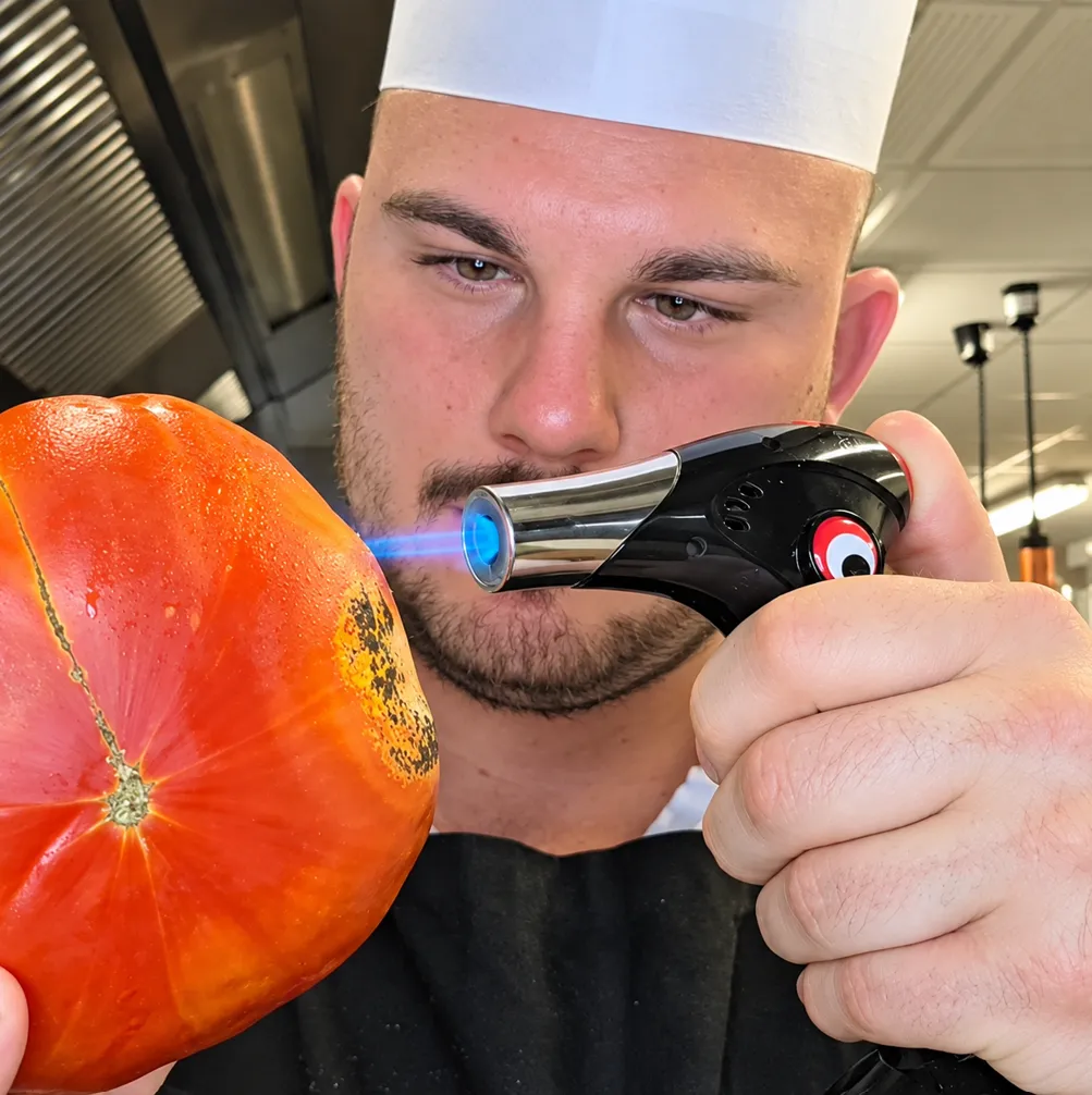 Carpaccio de tomates avec une note fruitée et une émulsion légère de burrata