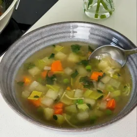 OMAS BESTE FRÜHLINGSSUPPE