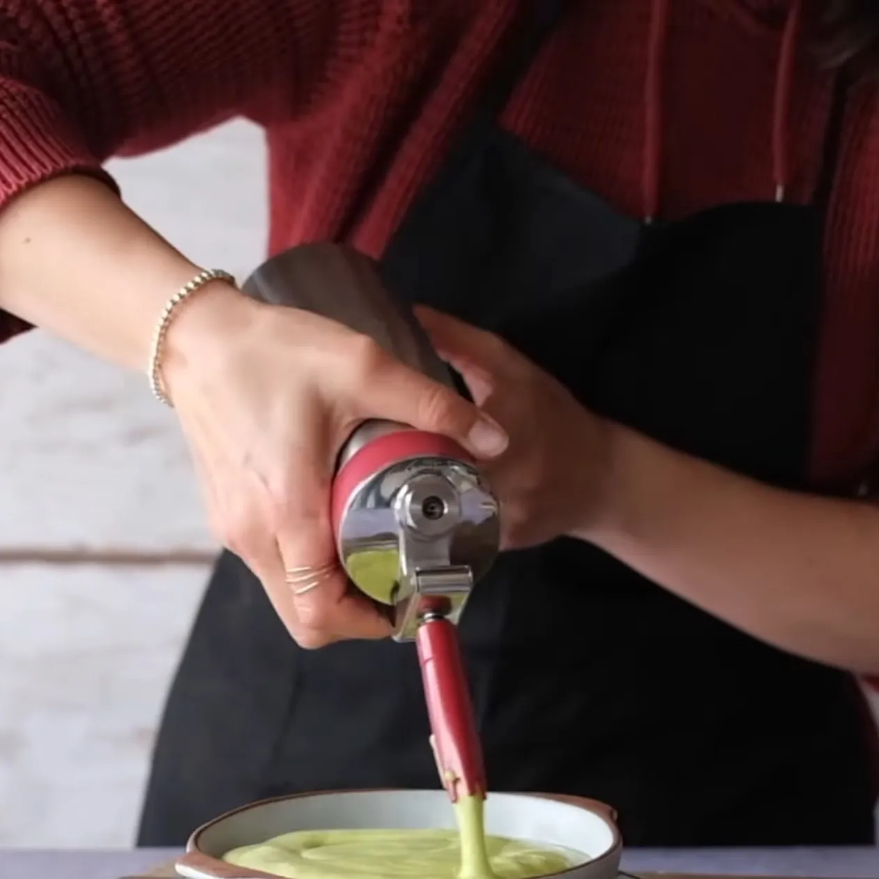 Spargel trifft Zitrone: Eine Suppe mit Wow-Effekt