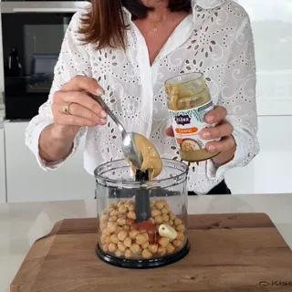 Gesunder Hummus mit 2 verschiedenen Texturen