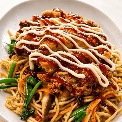CRISPY CHICKEN FRIED NOODLES