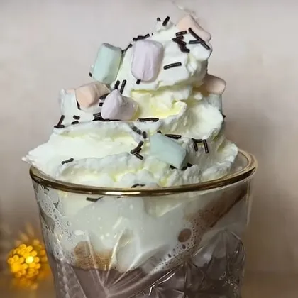 HOT CHOCOLATE WITH MARSHMALLOWS