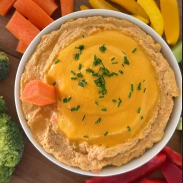 GERÖSTETER KAROTTEN-HUMMUS MIT KAROTTEN-INGWER-ESPUMA