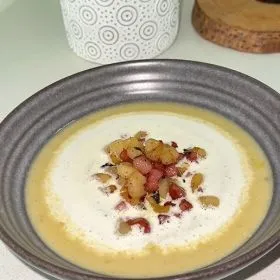 LEEK AND PEAR SOUP WITH BACON ESPUMA
