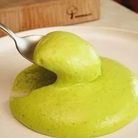 LUFTIGER SALATDRESSING