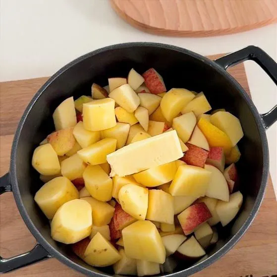 Parsnip–Apple Soup: Wonderfully Creamy and Light