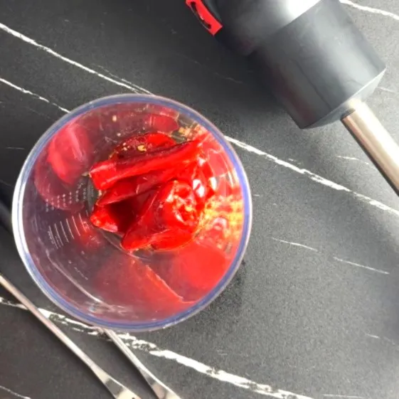 Würzig, cremig & einfach zubereitet – so gelingt das perfekte Chili-Fondue