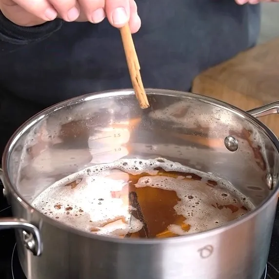 Aromenzauber: Geräuchertes Fondue und eingelegte Birnen