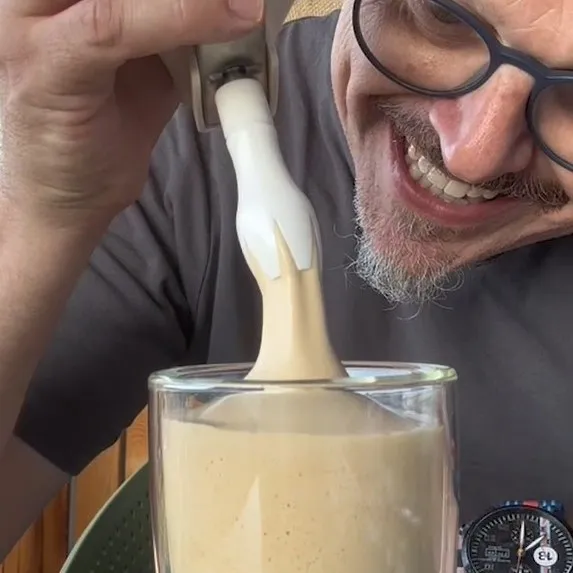 Tipp vom Sommer 2025: Aufgeschäumter Kaffee