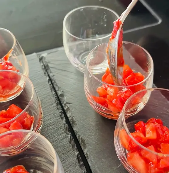 Espuma d'avocat aux tomates – une entrée légère et aérienne