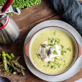 ASPARGUS SOUP WITH LEMON ESPUMA