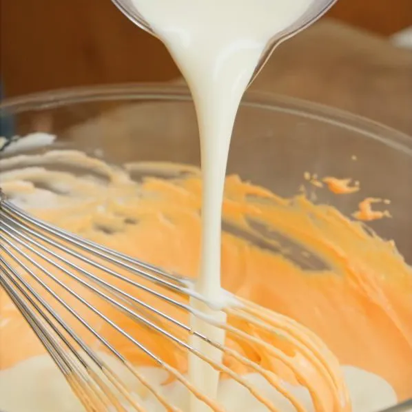 Cremiger Gochujang-Dip - Der würzige Apéro-Star aus dem Whipper 