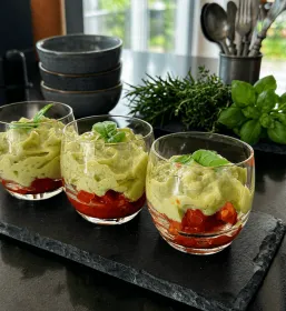 AVOCADO ESPUMA WITH TOMATOES