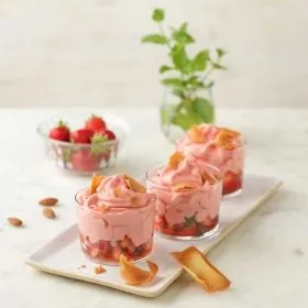 VEGANES ERDBEER-MOUSSE