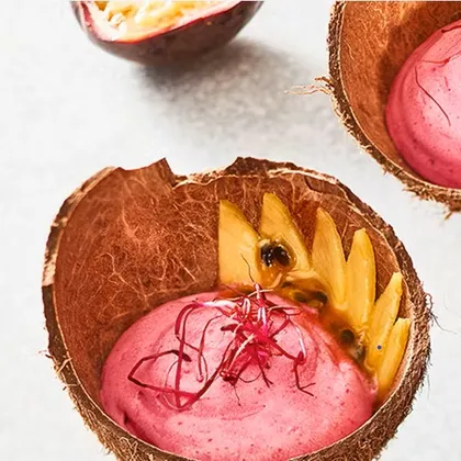 ROTE BEETE ESPUMA MIT KOKOSSCHAUM