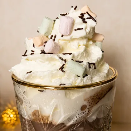 HEISSE SCHOKOLADE MIT MARSHMALLOWS