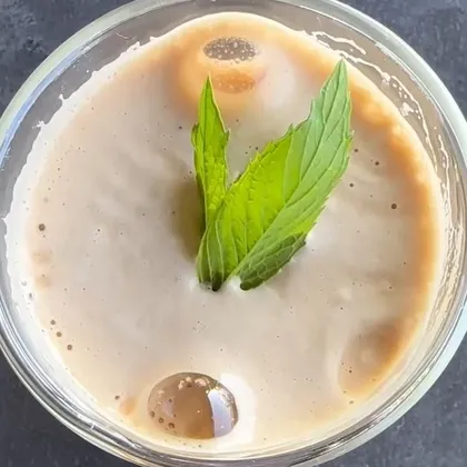 AUFGESCHÄUMTER KAFFEE