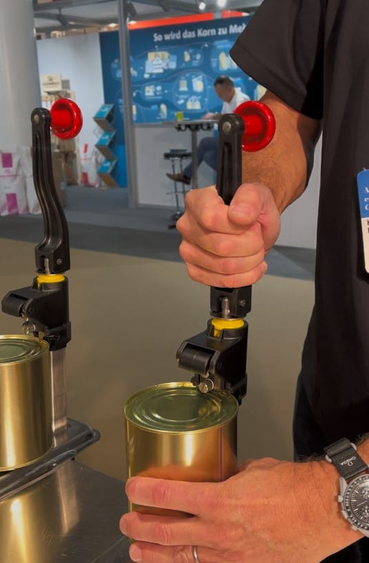 So funktioniert der Büchsenöffner Bonzer EAZICLEAN® 64 CM